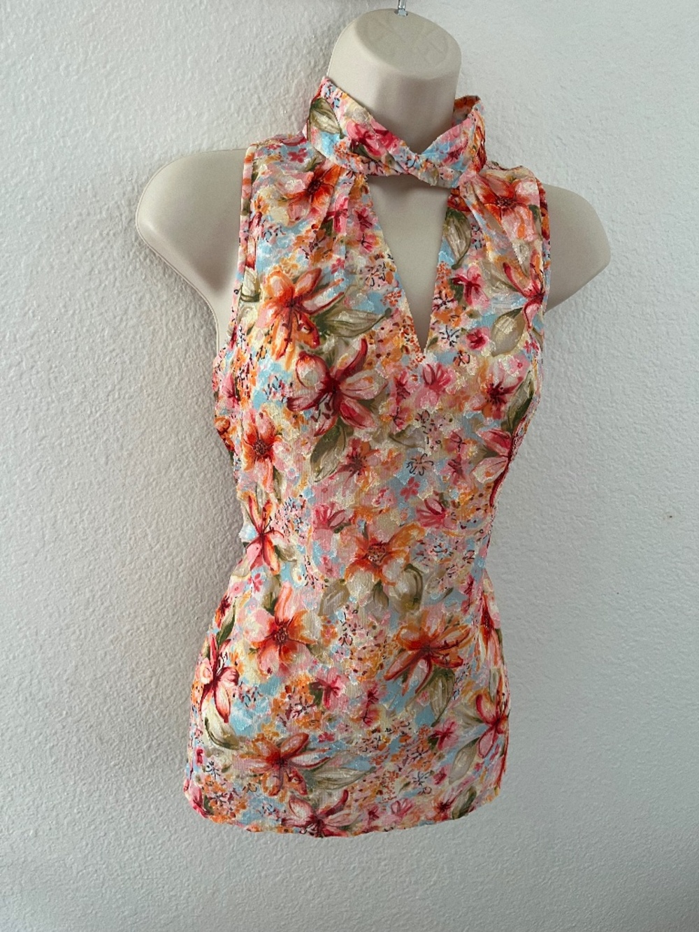 Etcetera Size 0 Floral Sleeveless Top with Keyhole Neckline